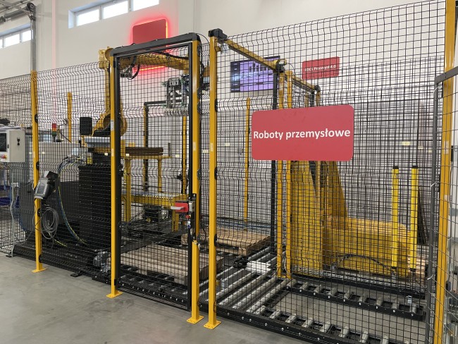 robot paletyzcja paletyzujący